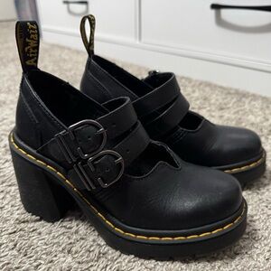Size 5 Dr. Marten Eviee platform Mary Jane